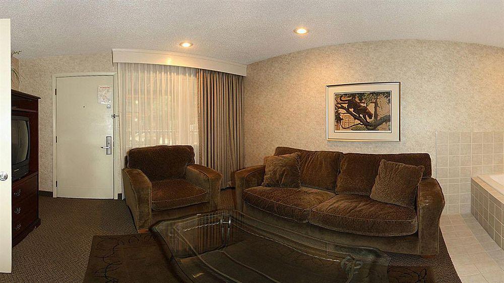 Quality Inn Уосо Екстериор снимка