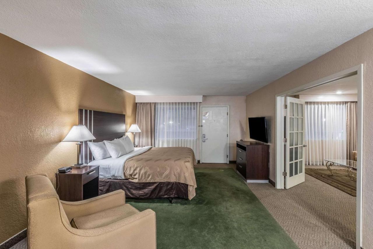 Quality Inn Уосо Екстериор снимка