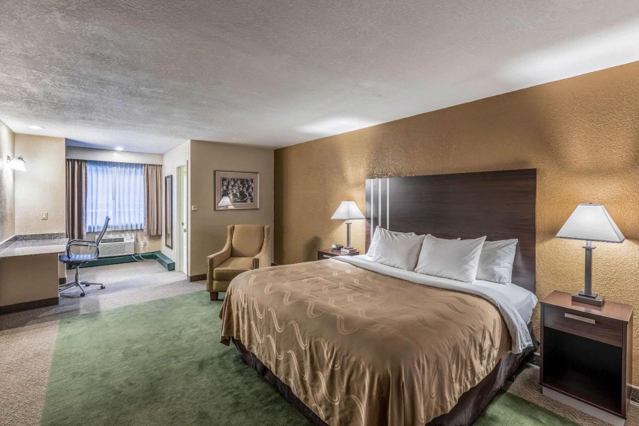 Quality Inn Уосо Екстериор снимка