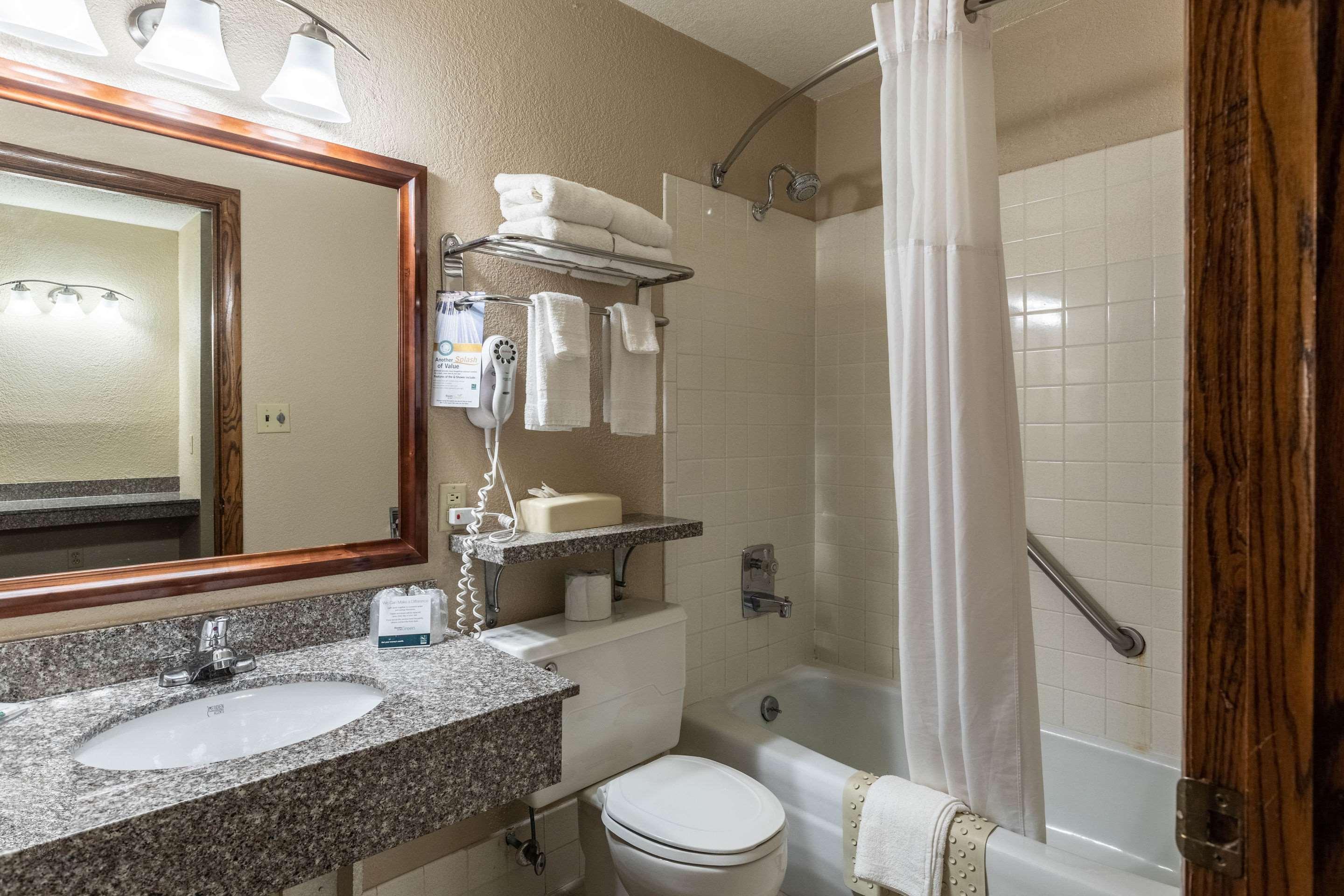 Quality Inn Уосо Екстериор снимка